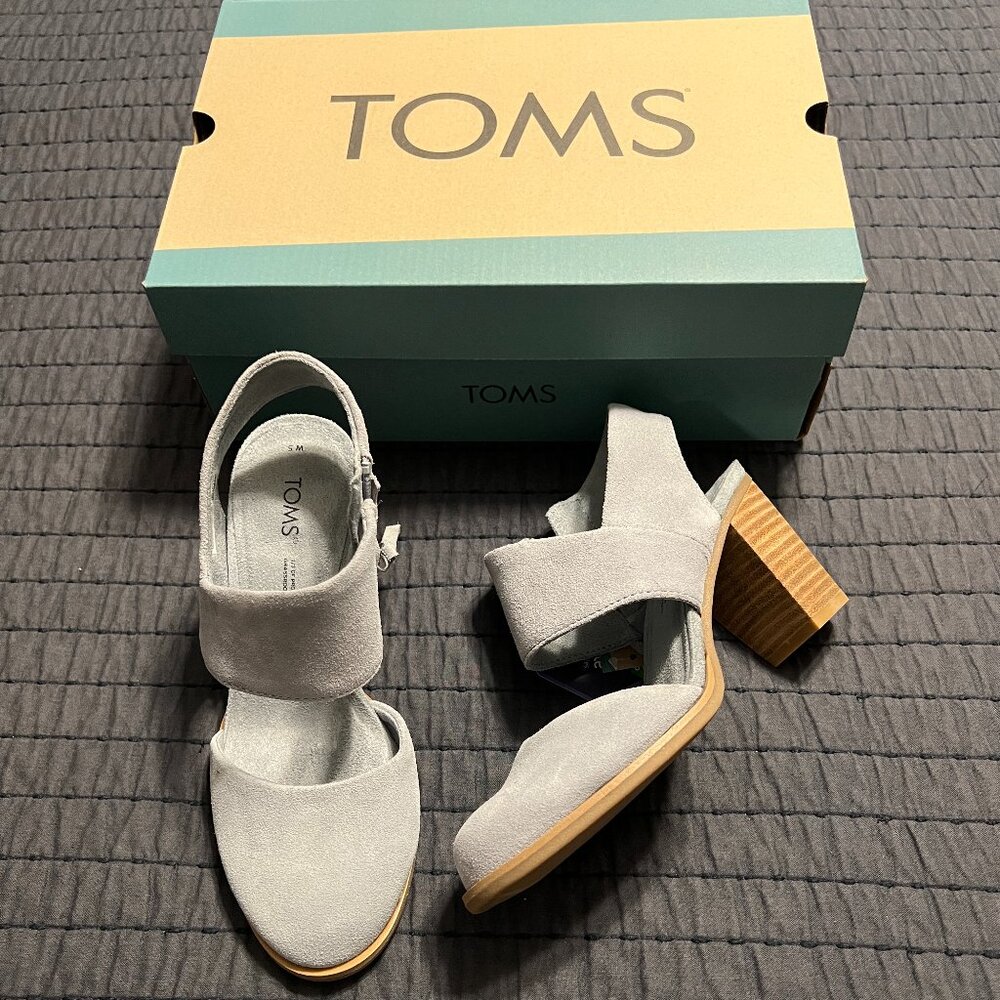 NWT - Toms Majorca Closed Toe Stone Grey Suede Color Size 5